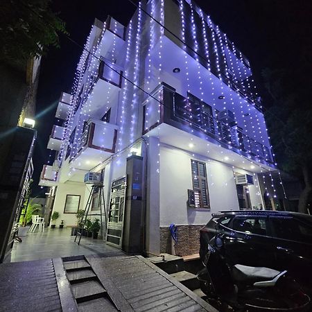 Hotel Shri Krishna Divine Dham Mathura Zewnętrze zdjęcie