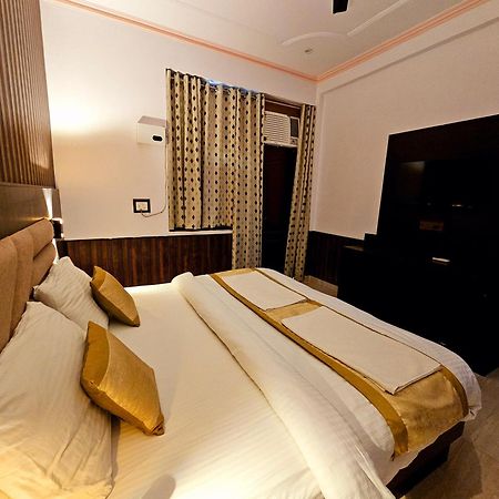 Hotel Shri Krishna Divine Dham Mathura Zewnętrze zdjęcie