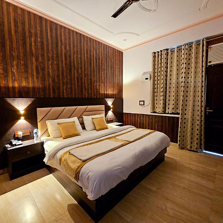 Hotel Shri Krishna Divine Dham Mathura Zewnętrze zdjęcie