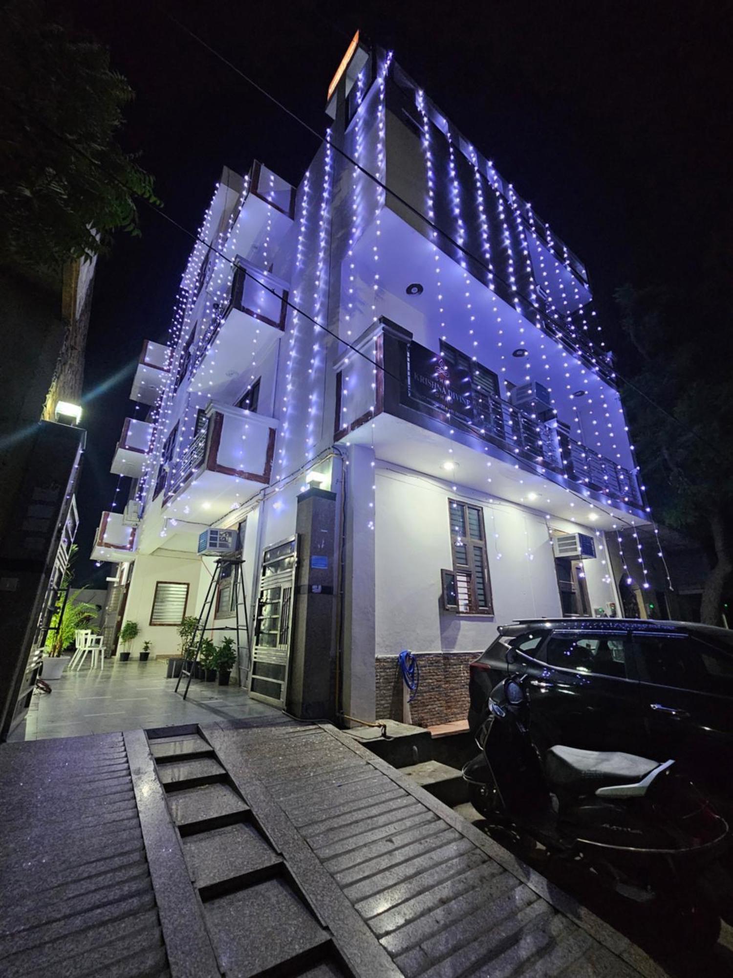 Hotel Shri Krishna Divine Dham Mathura Zewnętrze zdjęcie