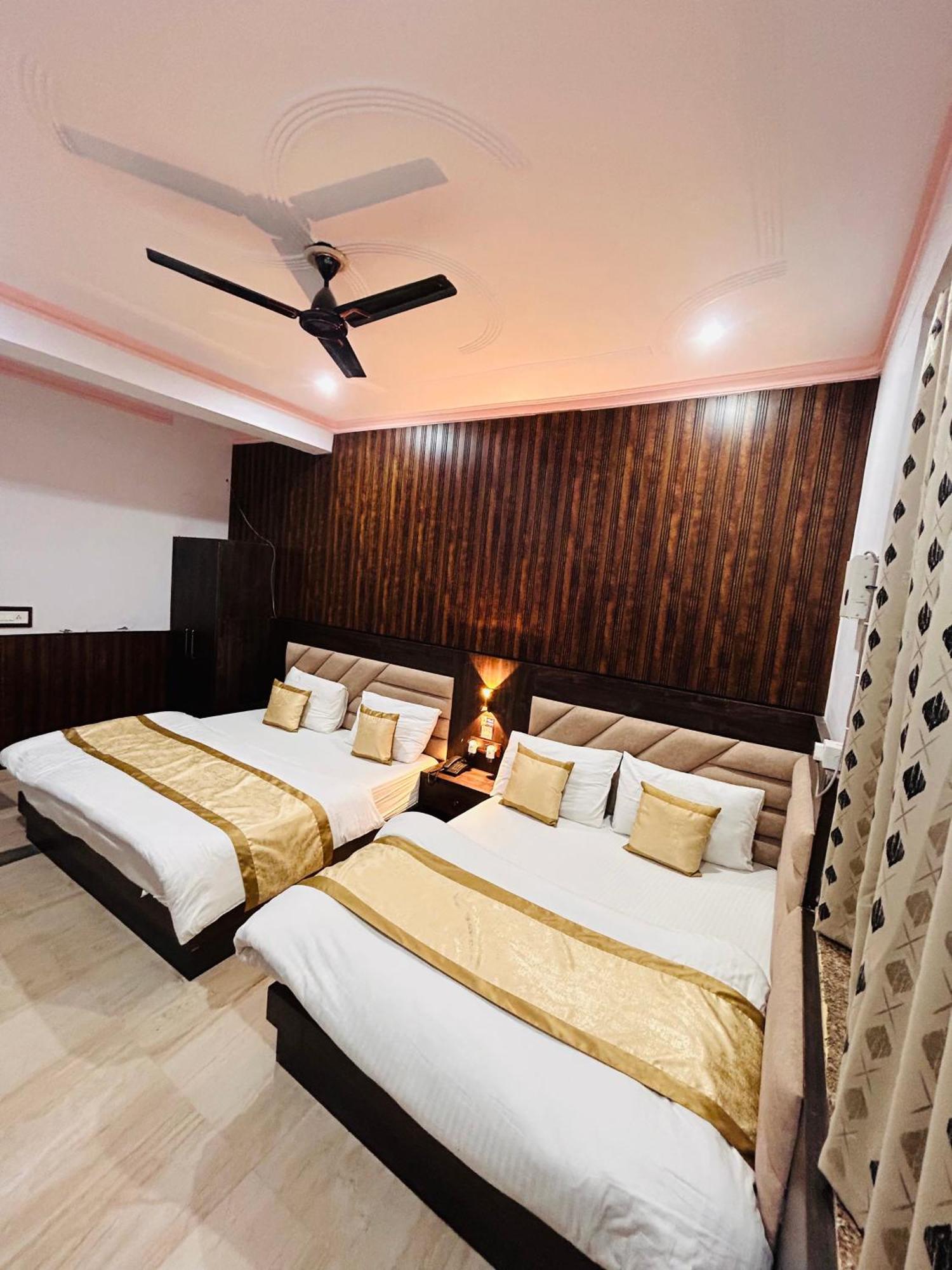 Hotel Shri Krishna Divine Dham Mathura Zewnętrze zdjęcie